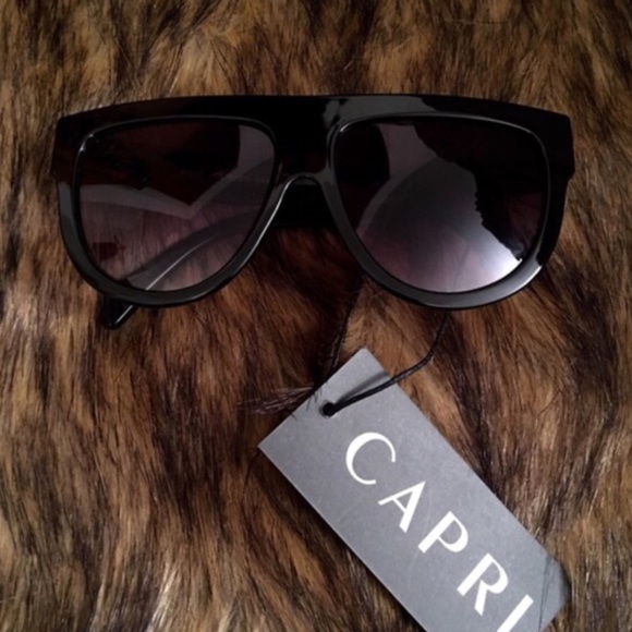 ✨NEW! LAST PAIR! Matte black capri vintage sunnies✨ - Picture 2 of 3